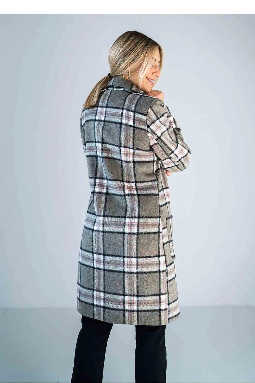 Chic Checked Knee-Length Outerwear with Stylish Collar