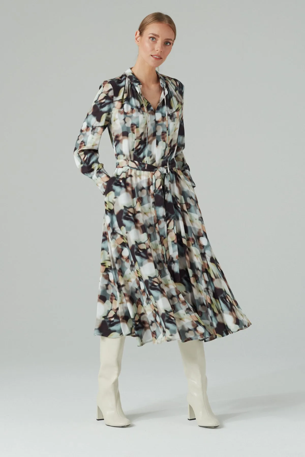 Feminine Viscose Midi Dress in Print