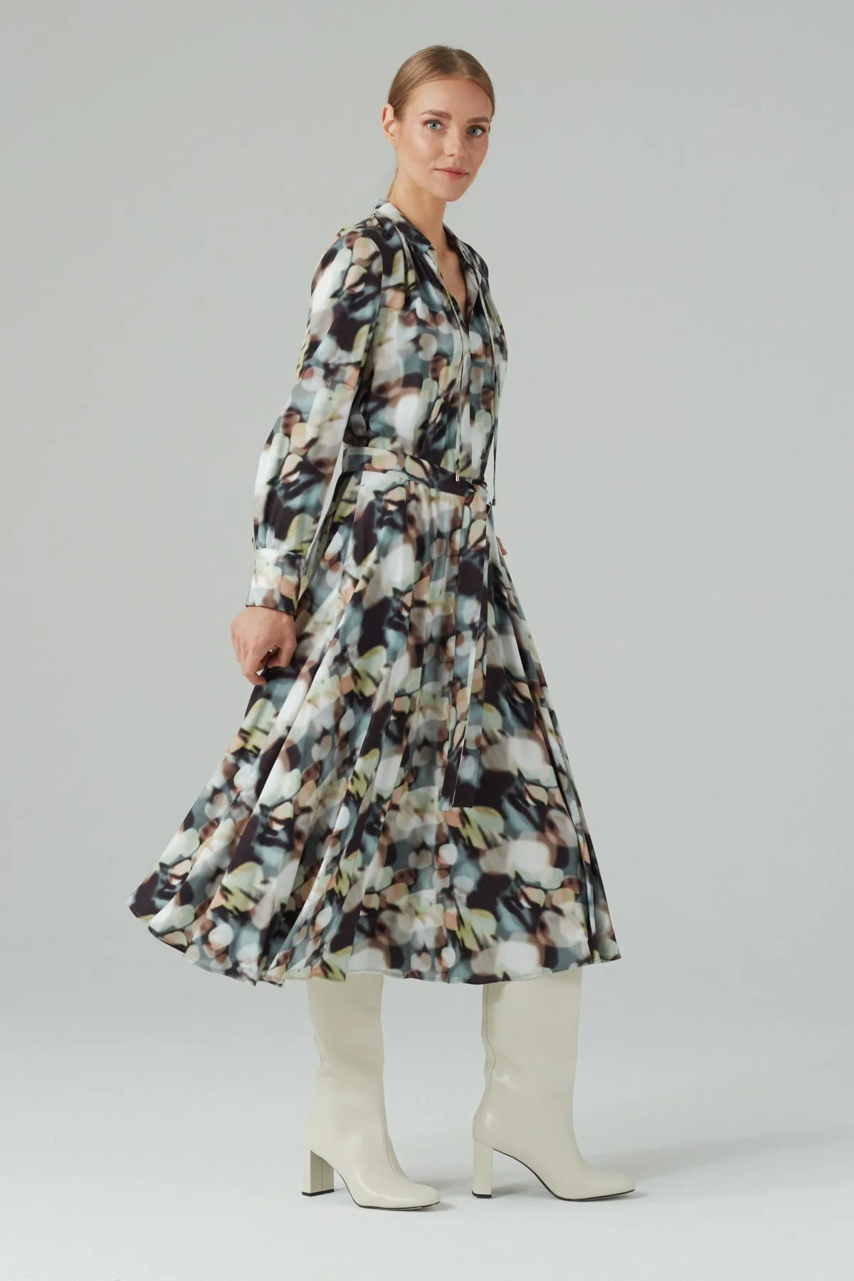 Feminine Viscose Midi Dress in Print