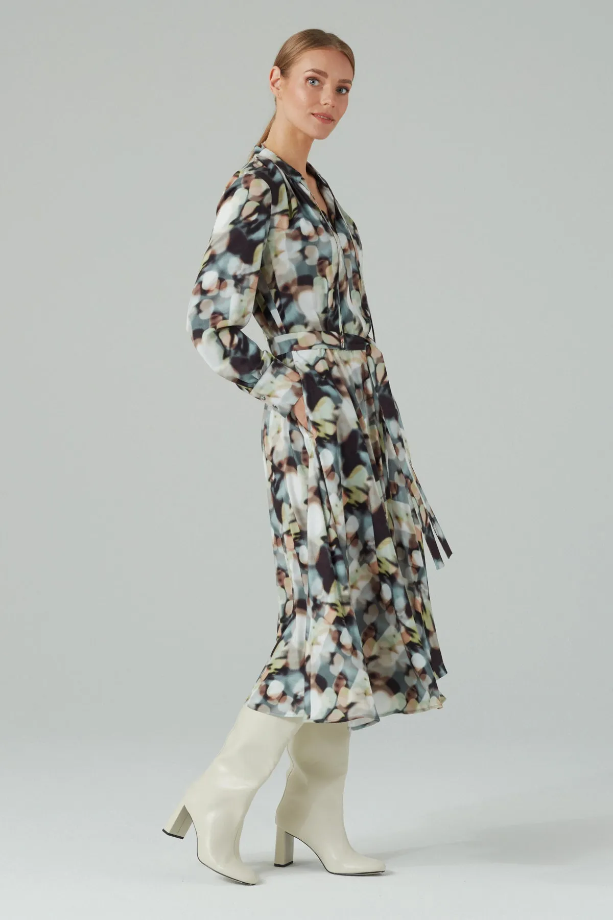 Feminine Viscose Midi Dress in Print